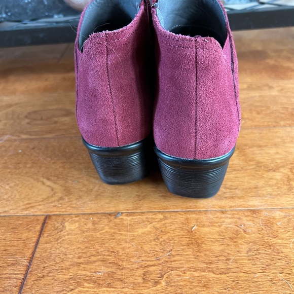 Red Suede Wedge Heel Ankle Boots - Picture 3 of 5